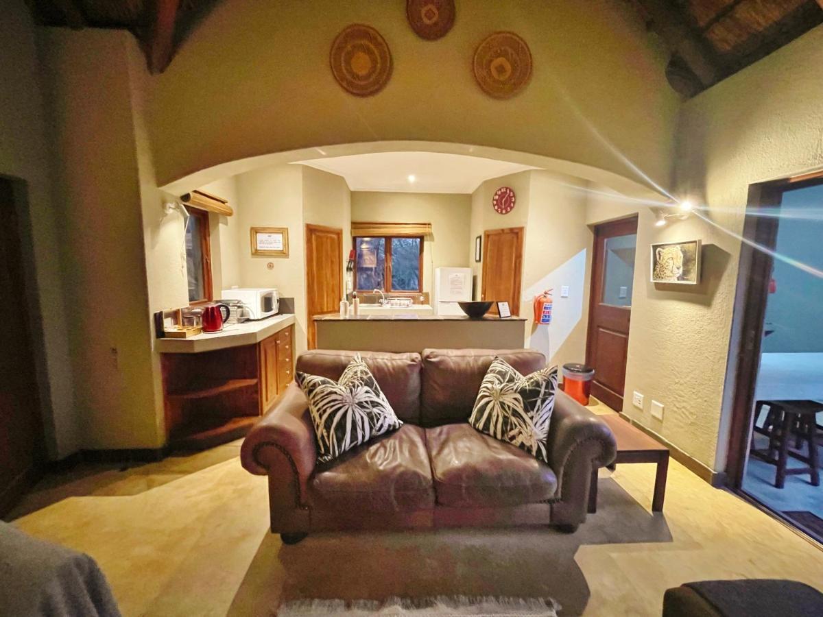 10 Raptors Lodge Hoedspruit Exteriör bild