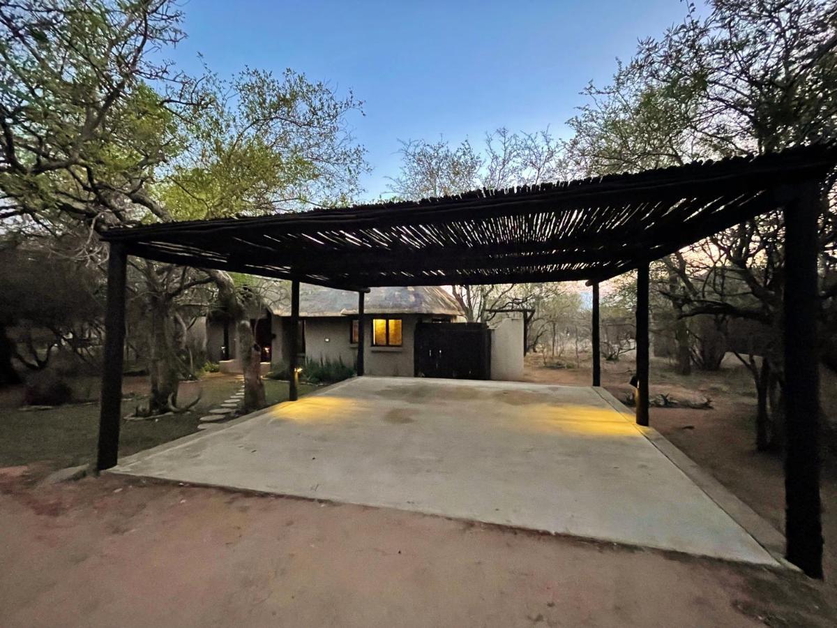 10 Raptors Lodge Hoedspruit Exteriör bild