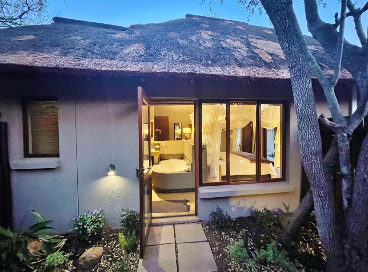 10 Raptors Lodge Hoedspruit Exteriör bild